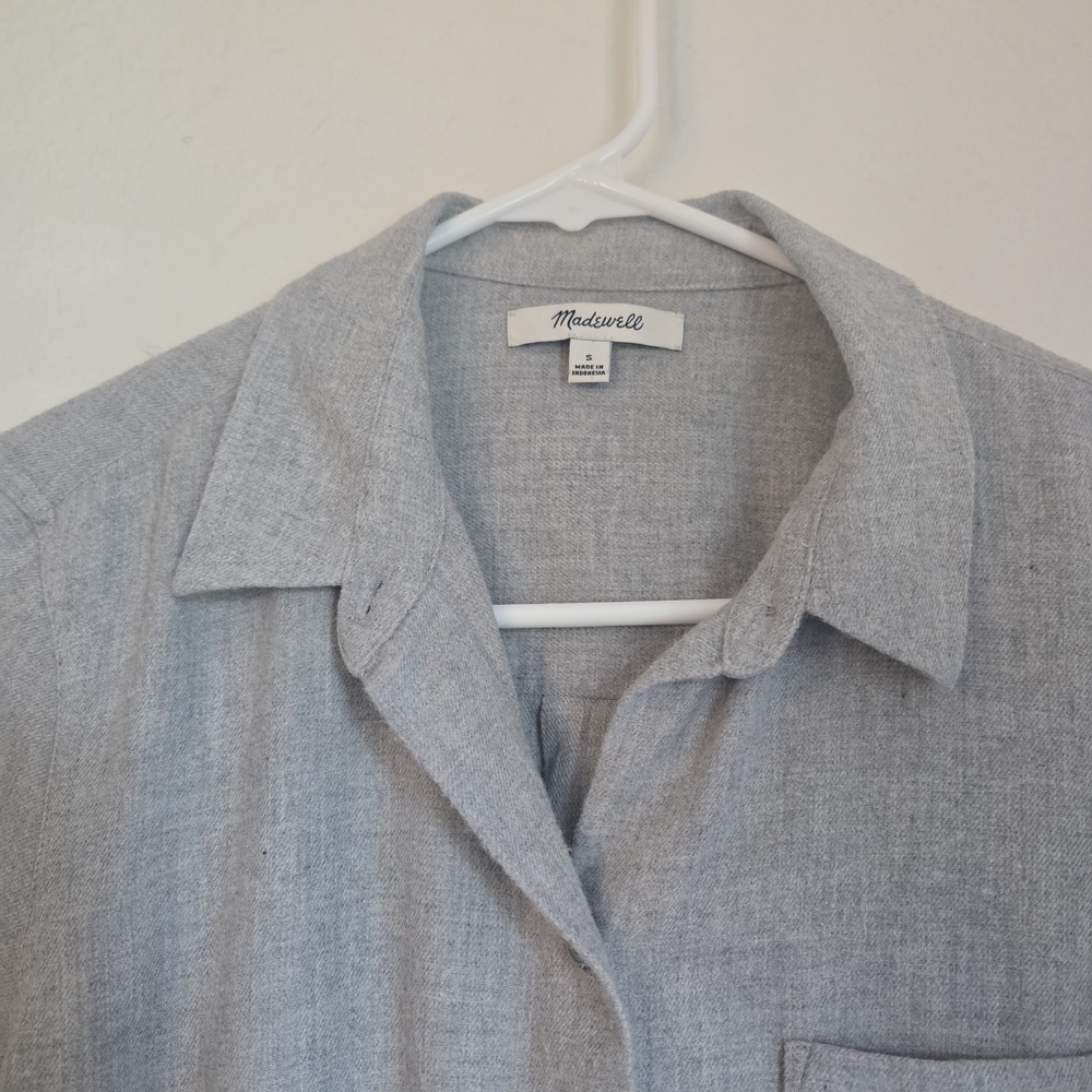Madewell Women's Light Gray Casual Button-Down Shirt - Picture 5 of 9